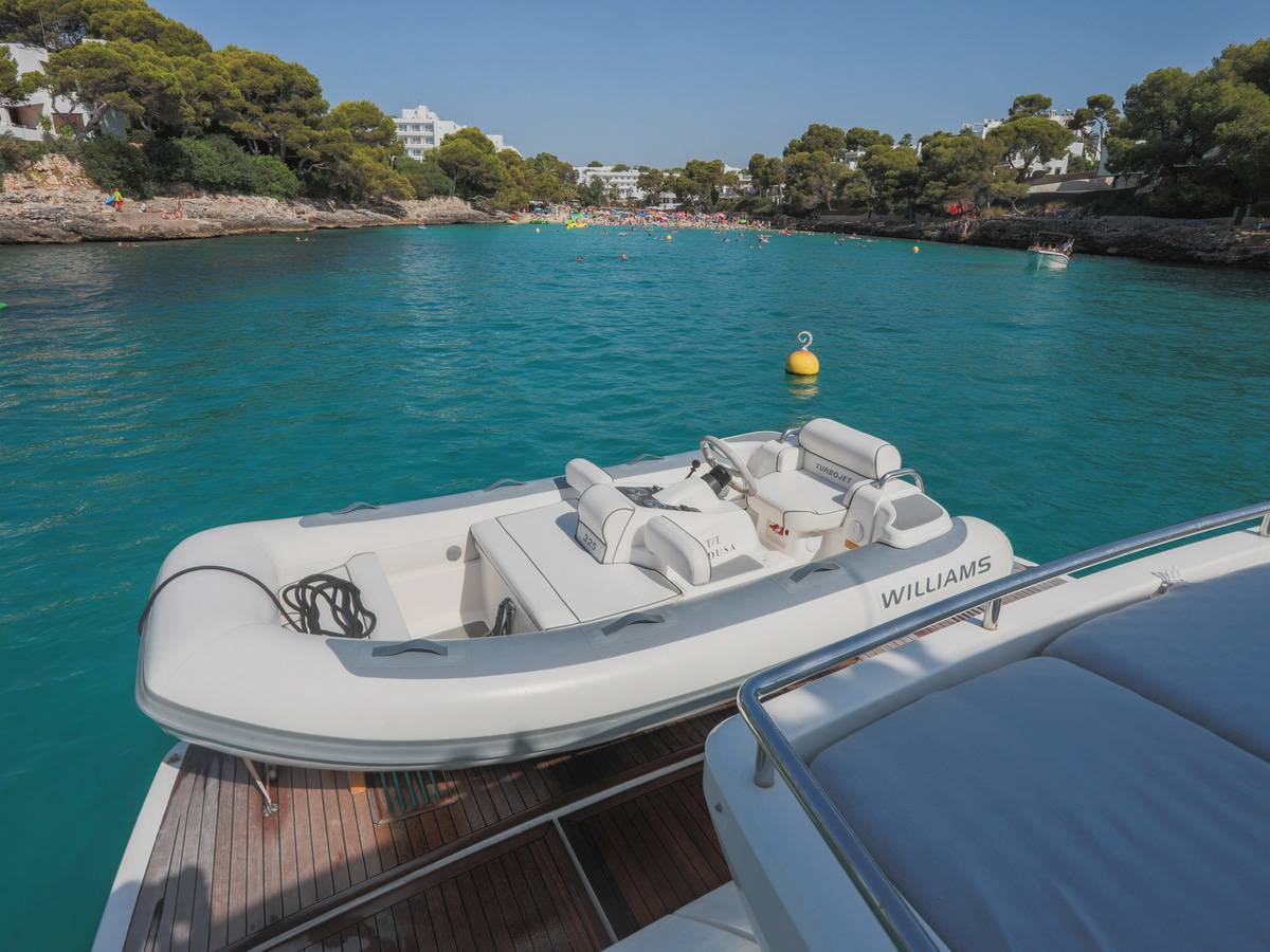 Fairline 62