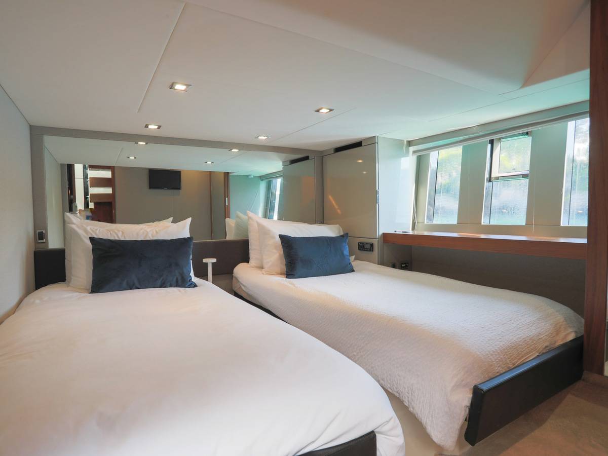 Fairline 62