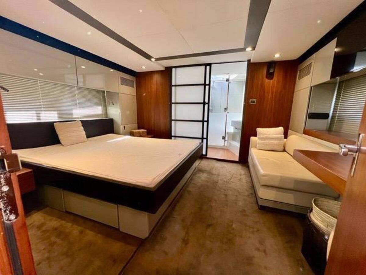 Fairline 62