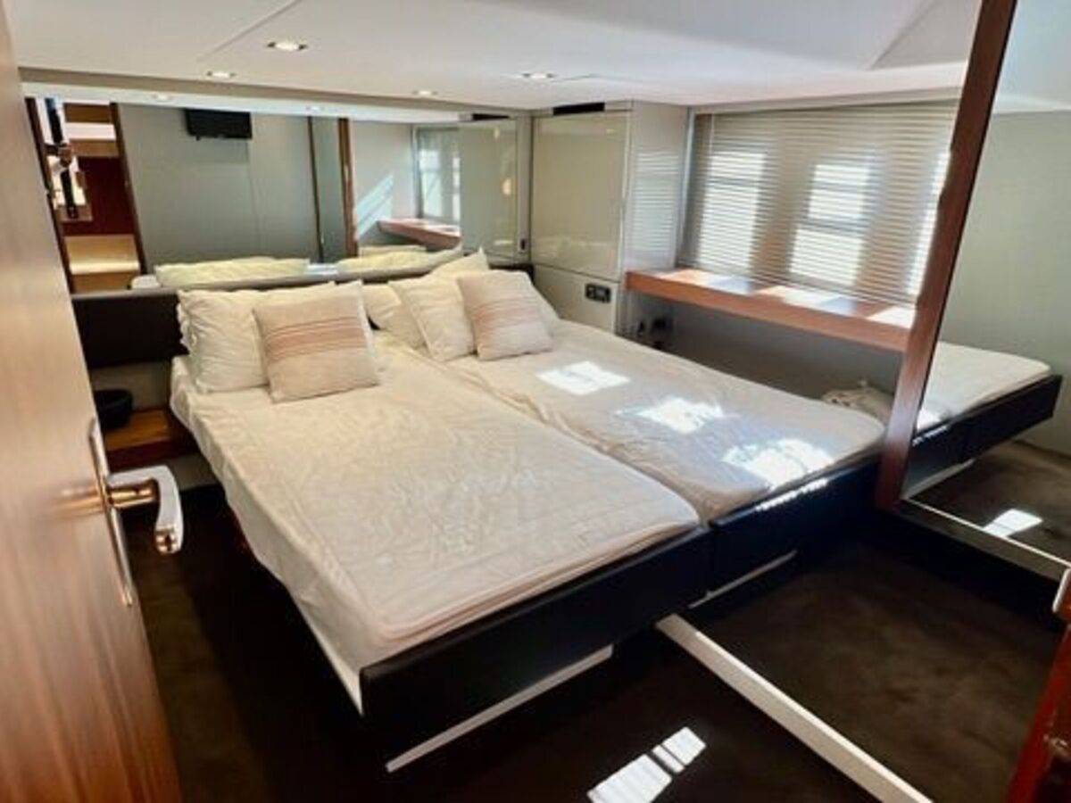 Fairline 62