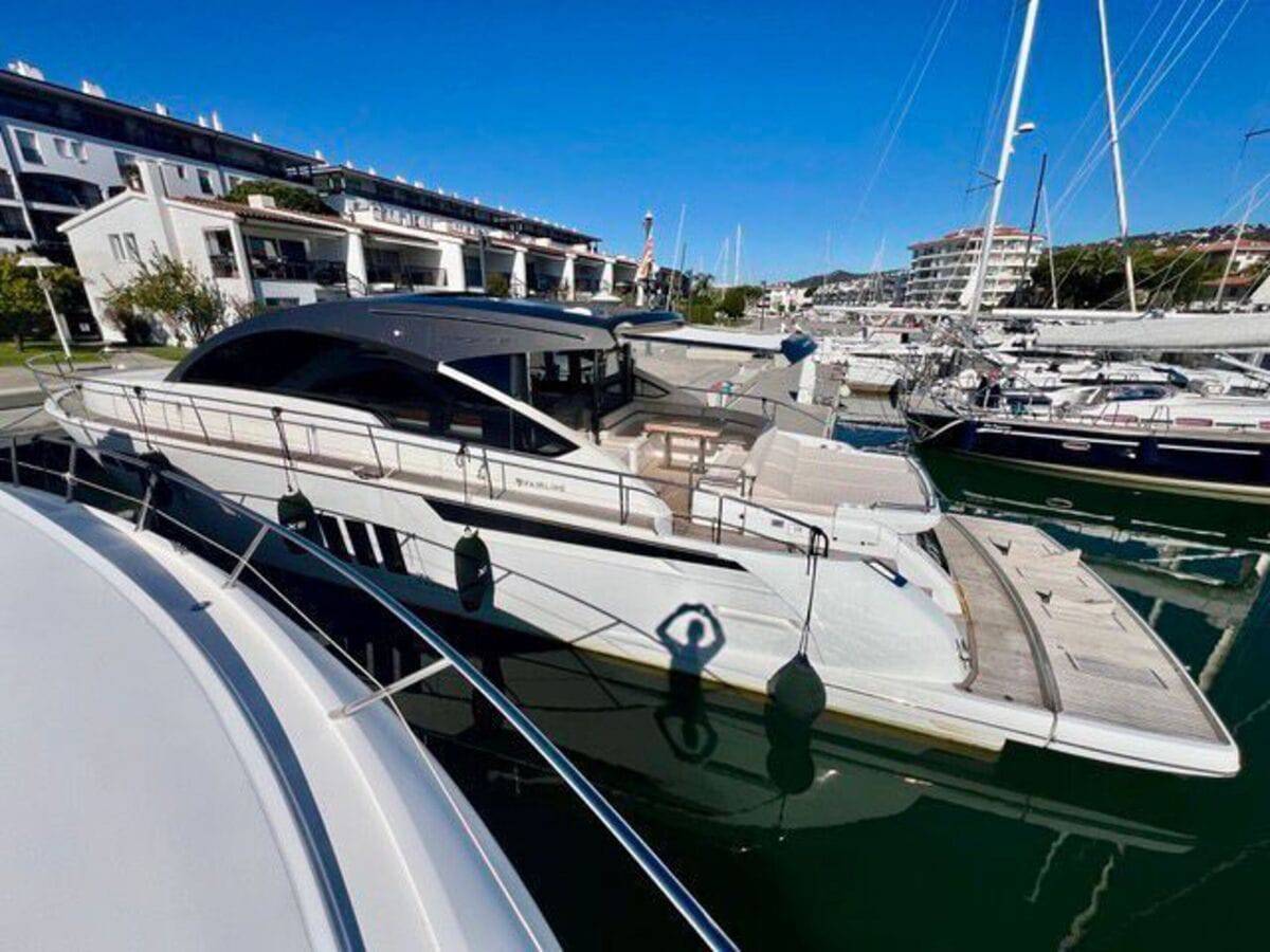 Fairline 62
