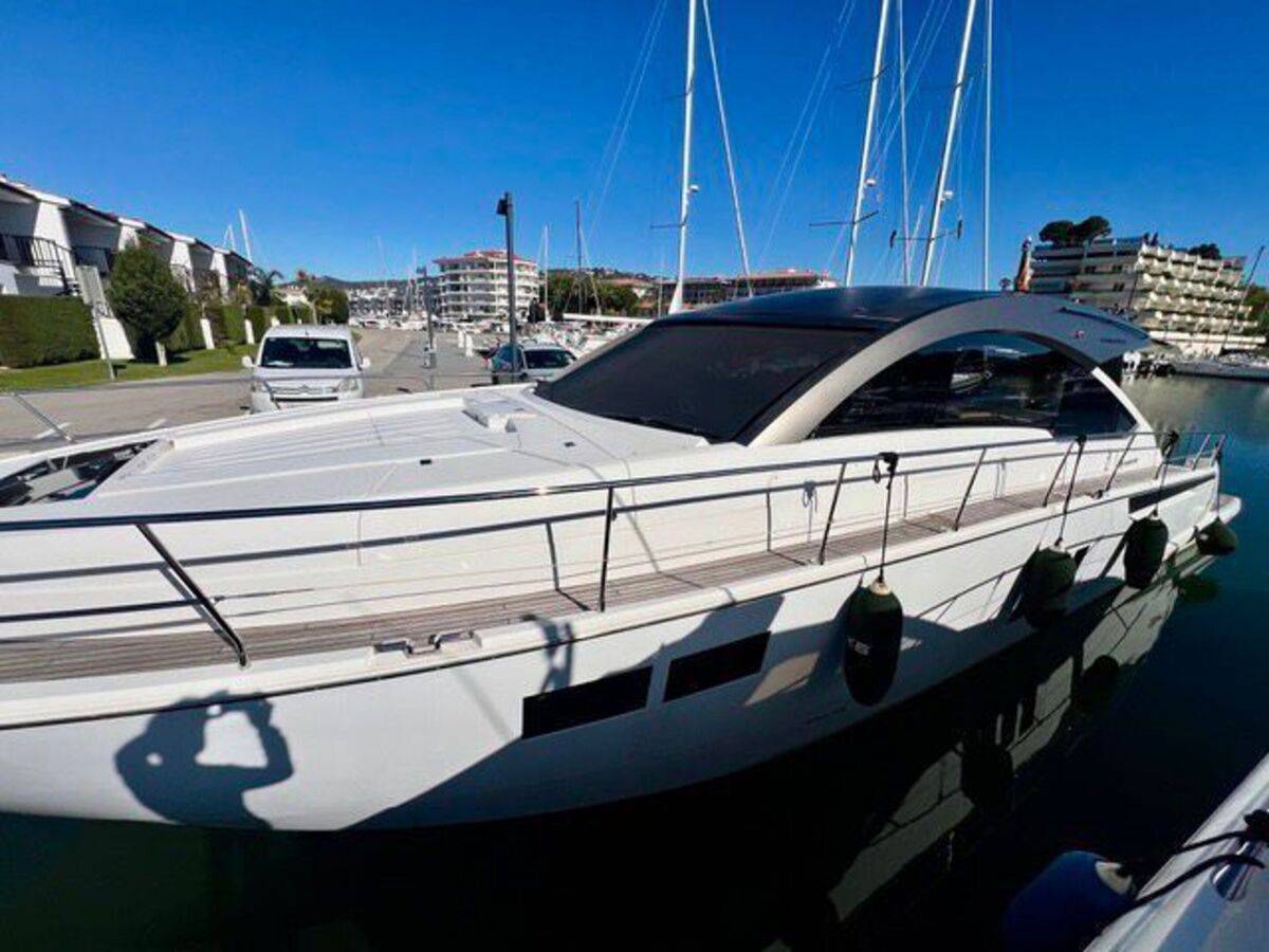 Fairline 62