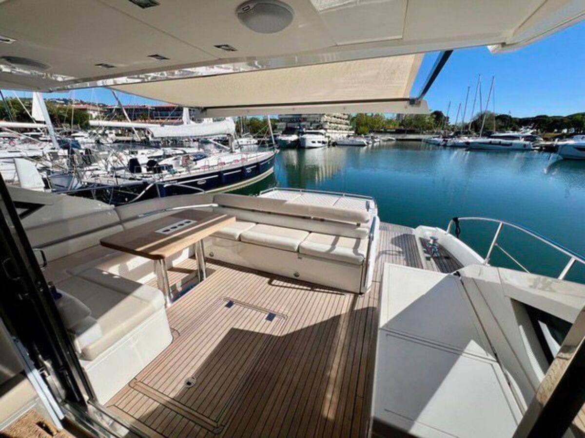 Fairline 62