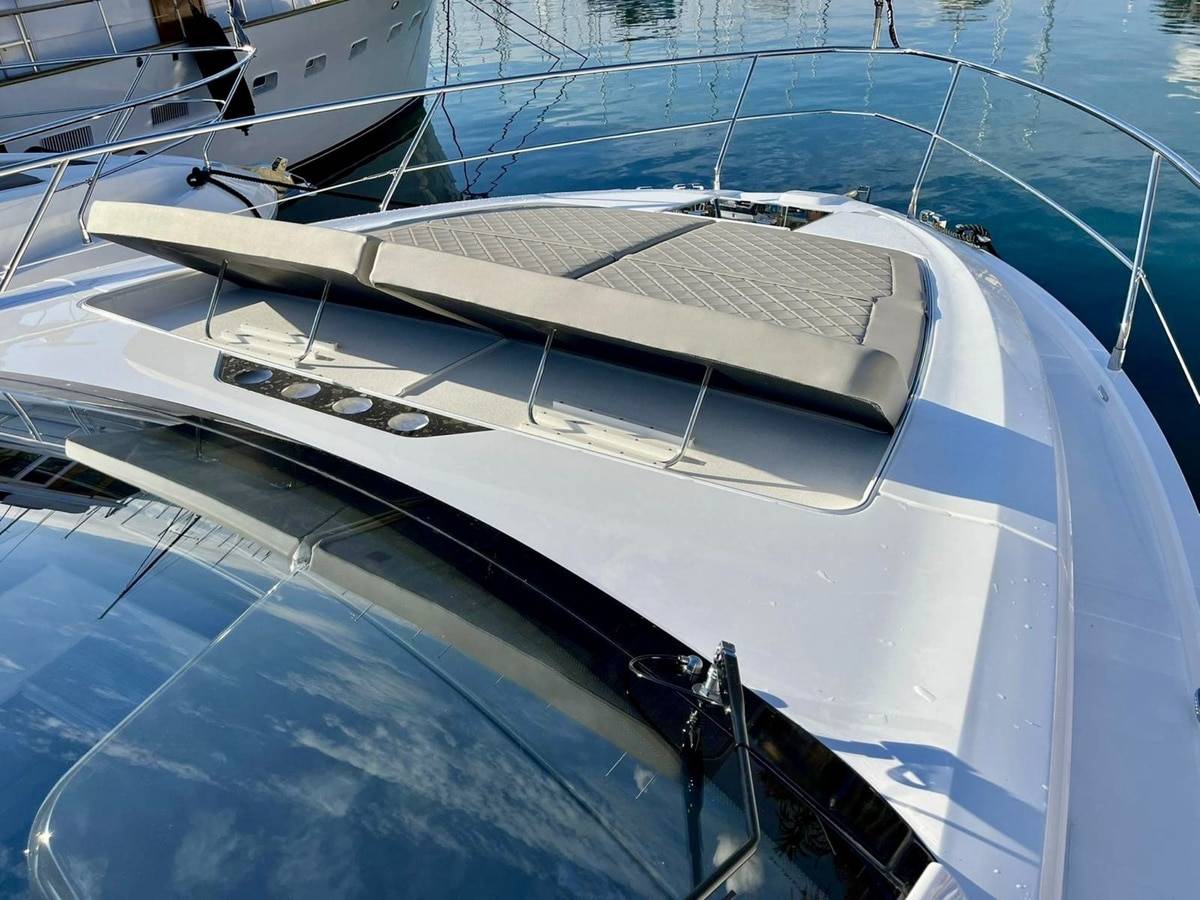 Fairline 47