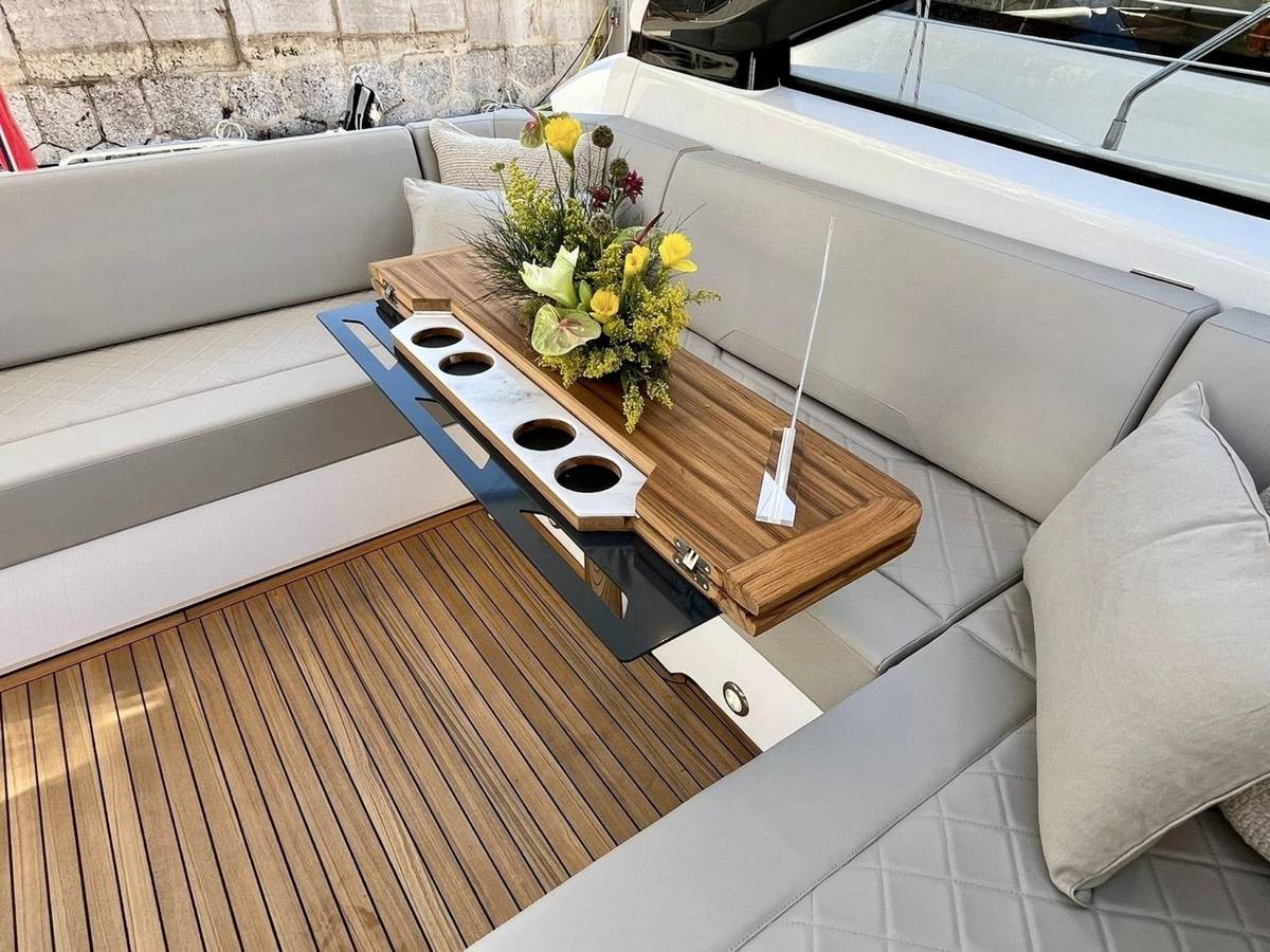 Fairline 47