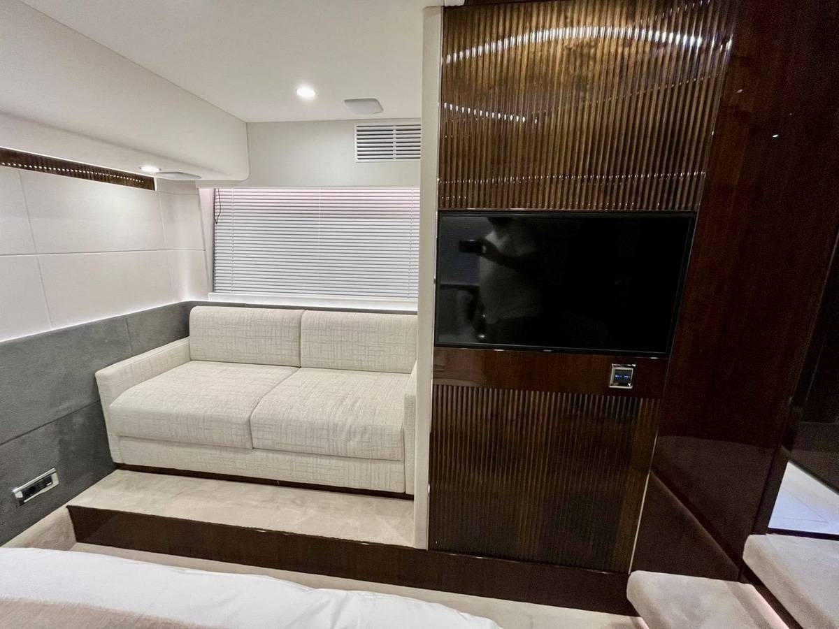 Fairline 47