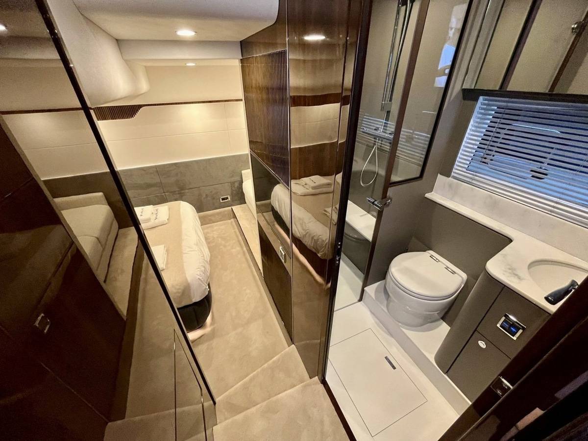 Fairline 47
