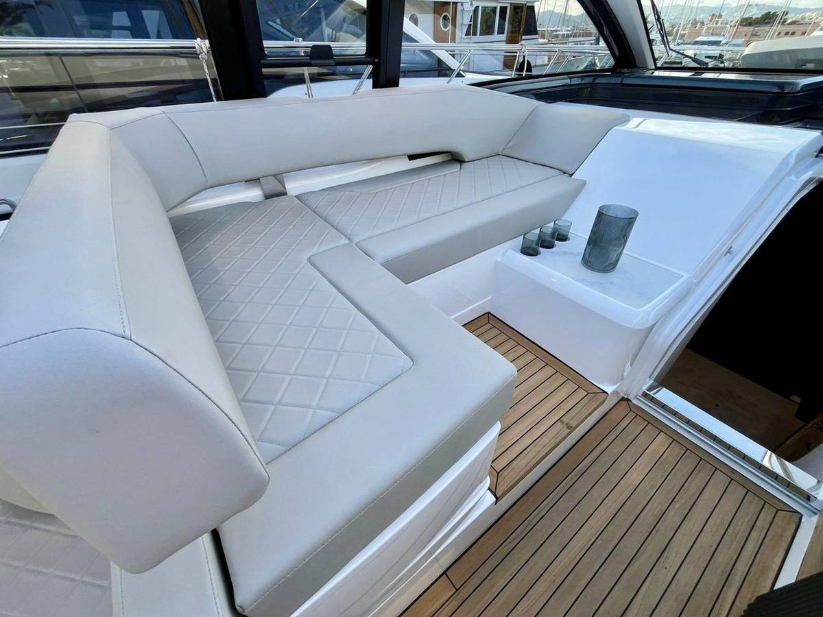 Fairline 47