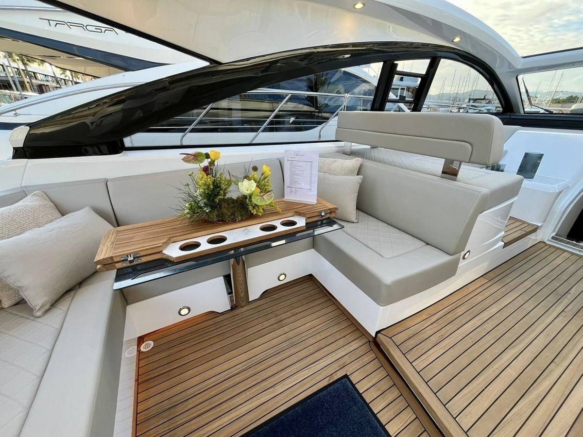 Fairline 47