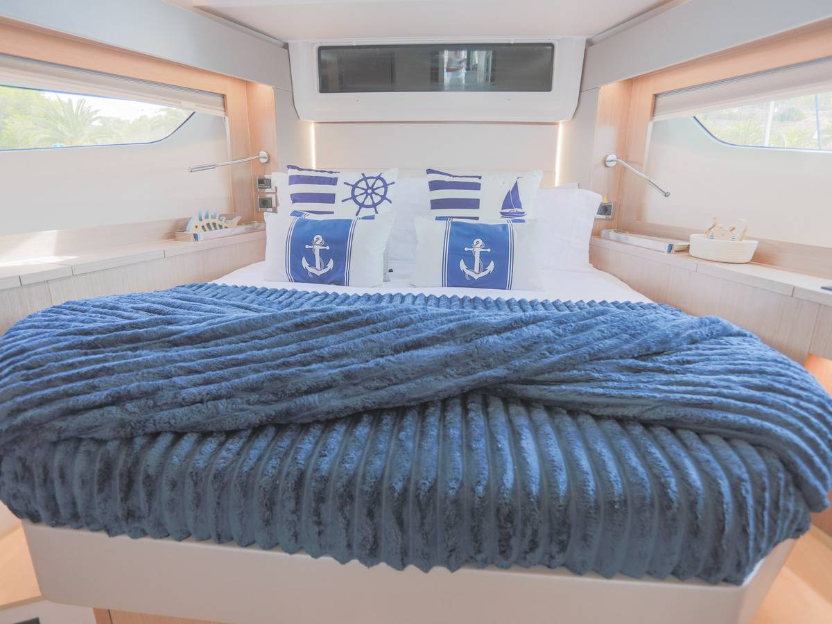 Sealine C390