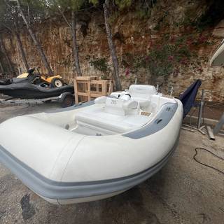 Boat image 10