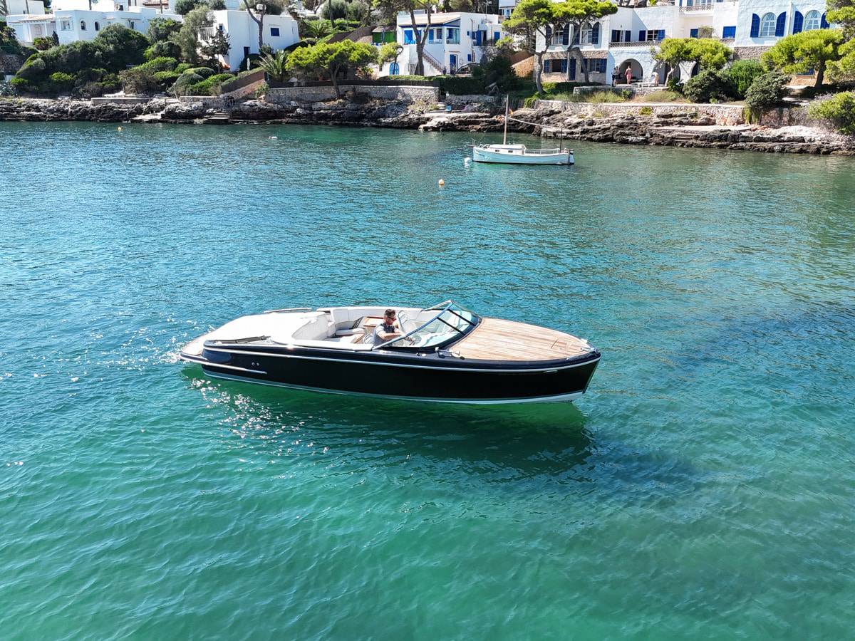 Chris Craft Capri 27