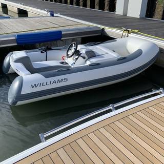 Boat image 12