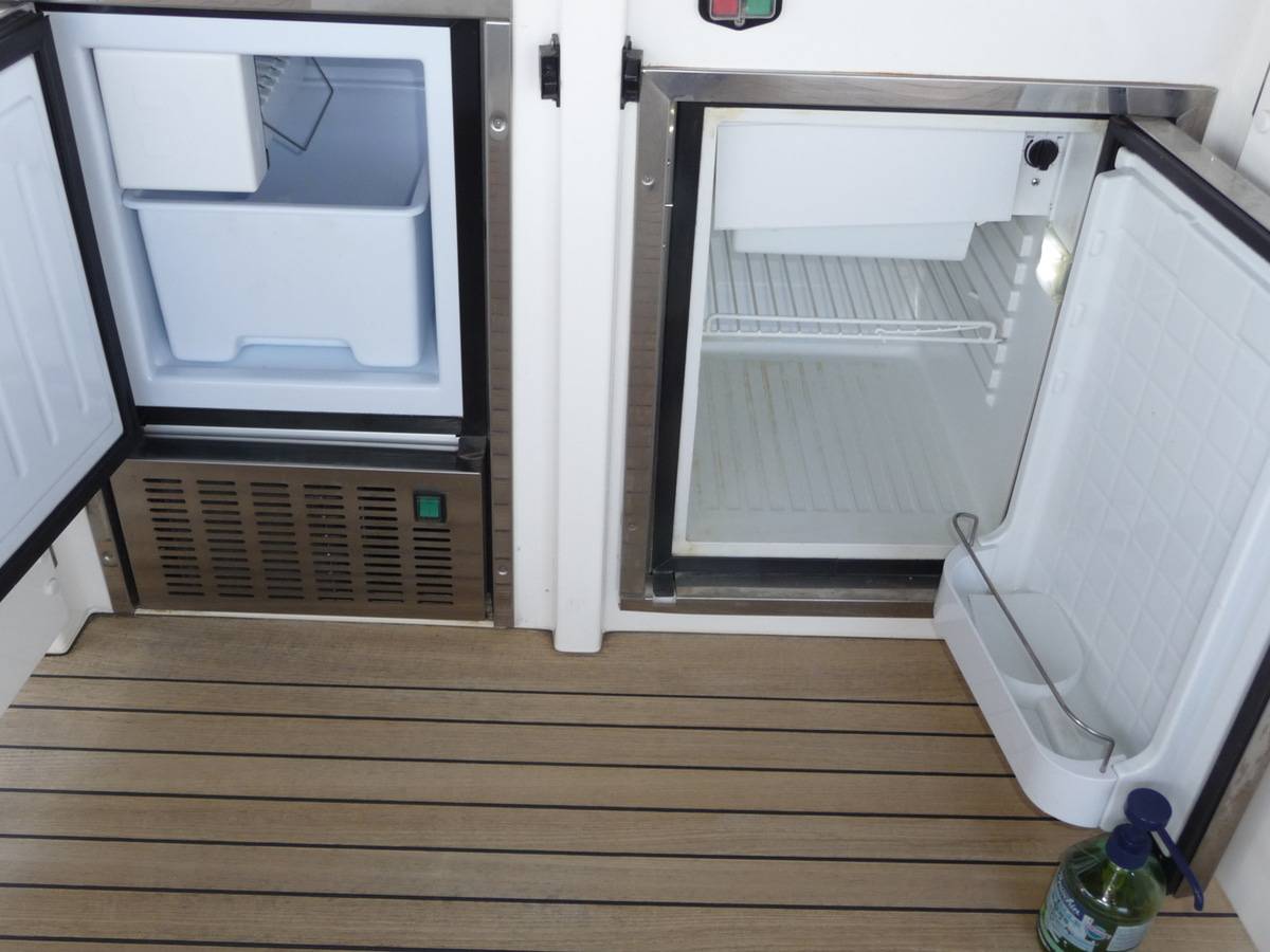 Fairline 65