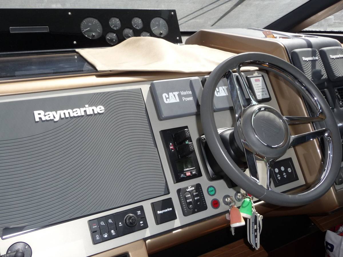 Fairline 65