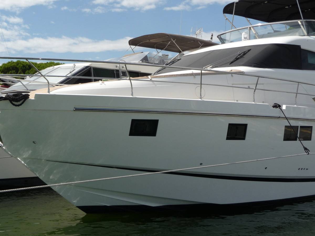 Fairline 65