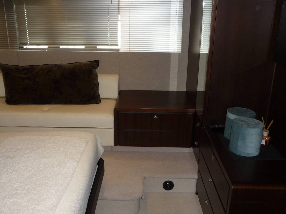Fairline 65
