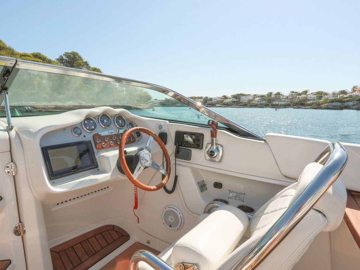Chris Craft Capri 27