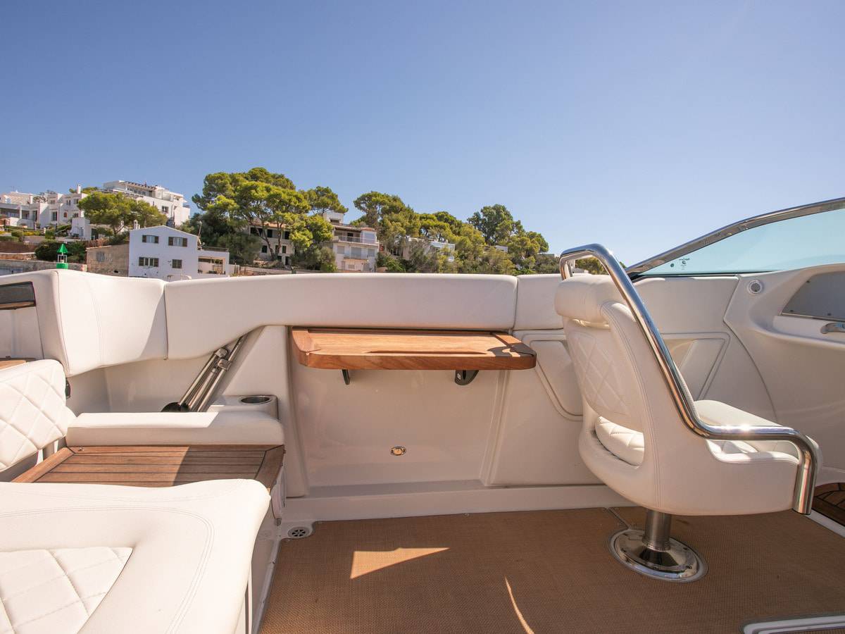Chris Craft Capri 27