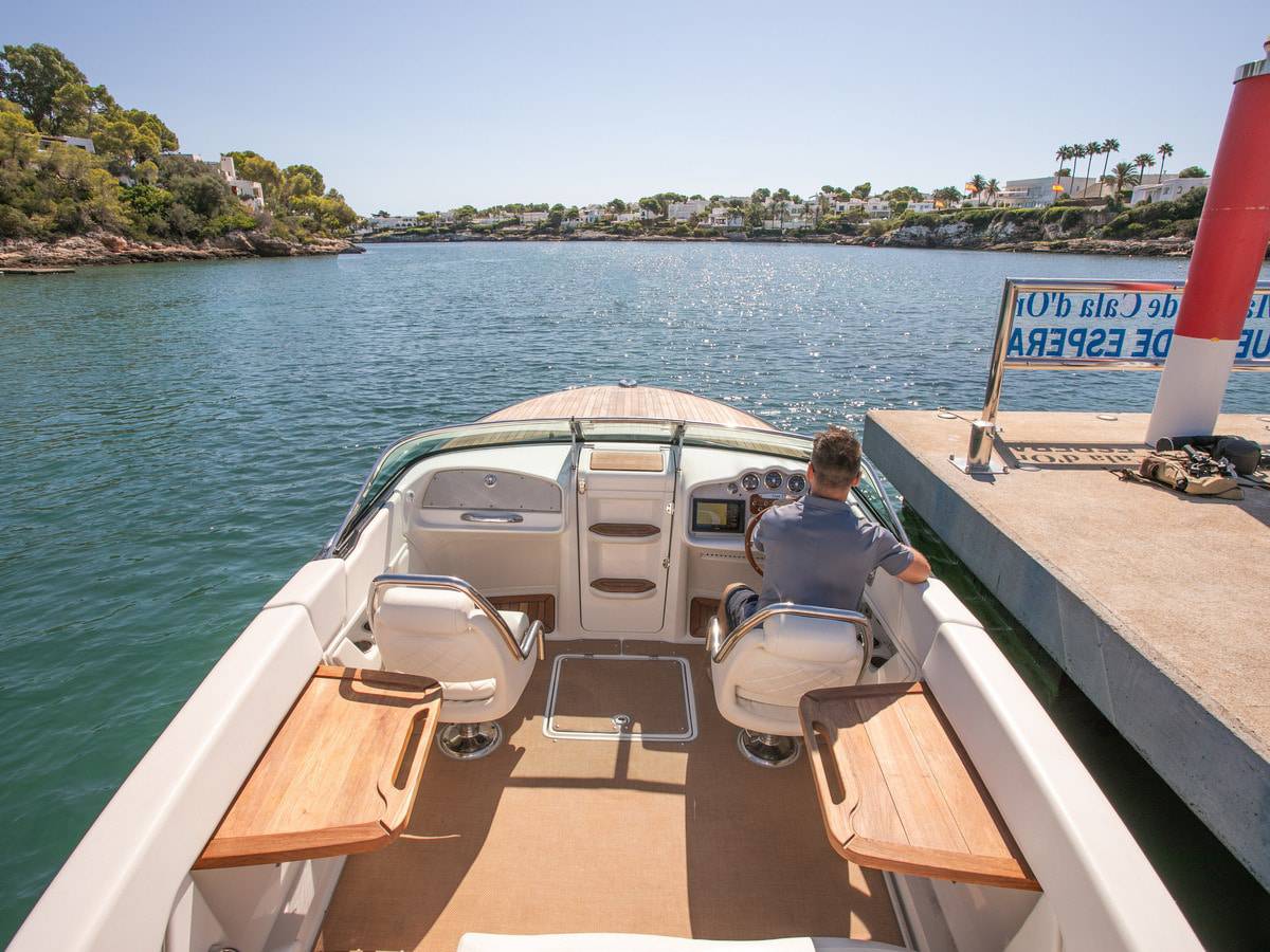 Chris Craft Capri 27