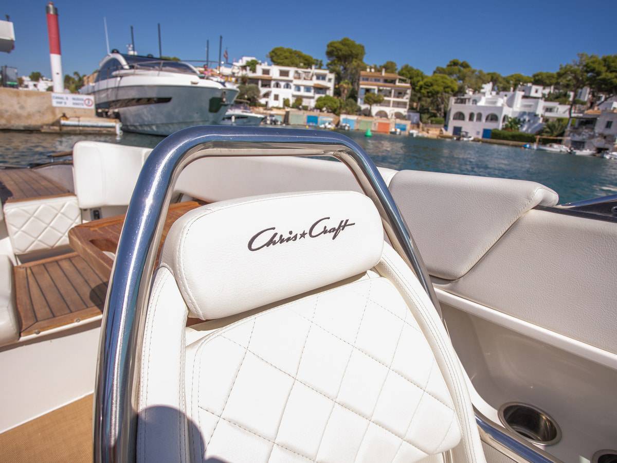 Chris Craft Capri 27