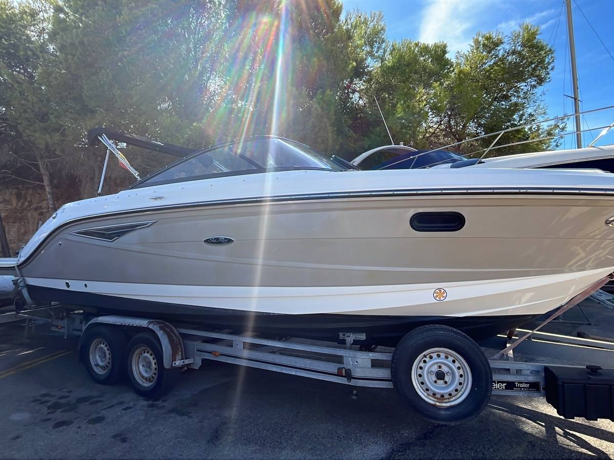 Sea Ray 250 SUNSPORT