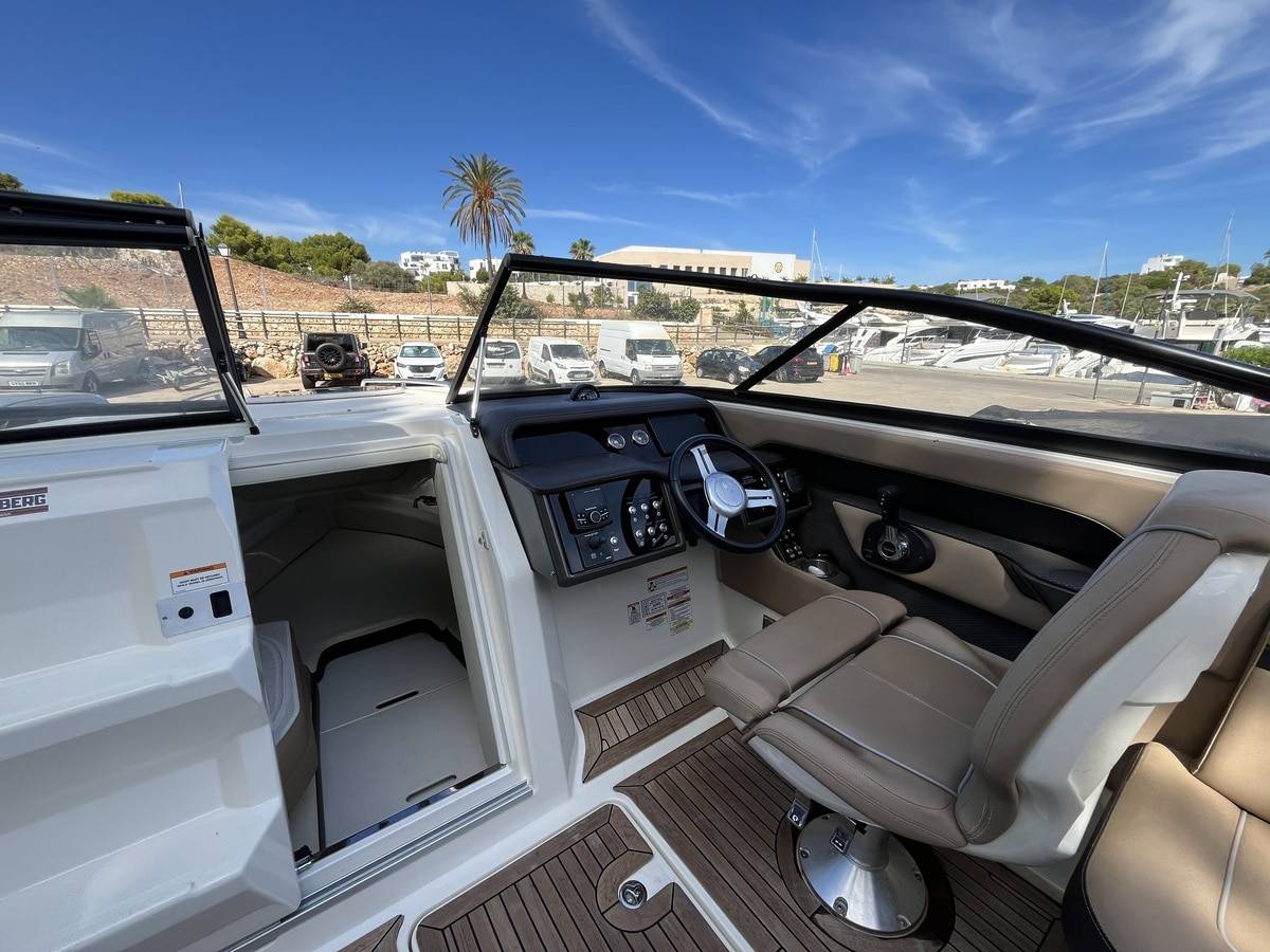 Sea Ray 250 SUNSPORT