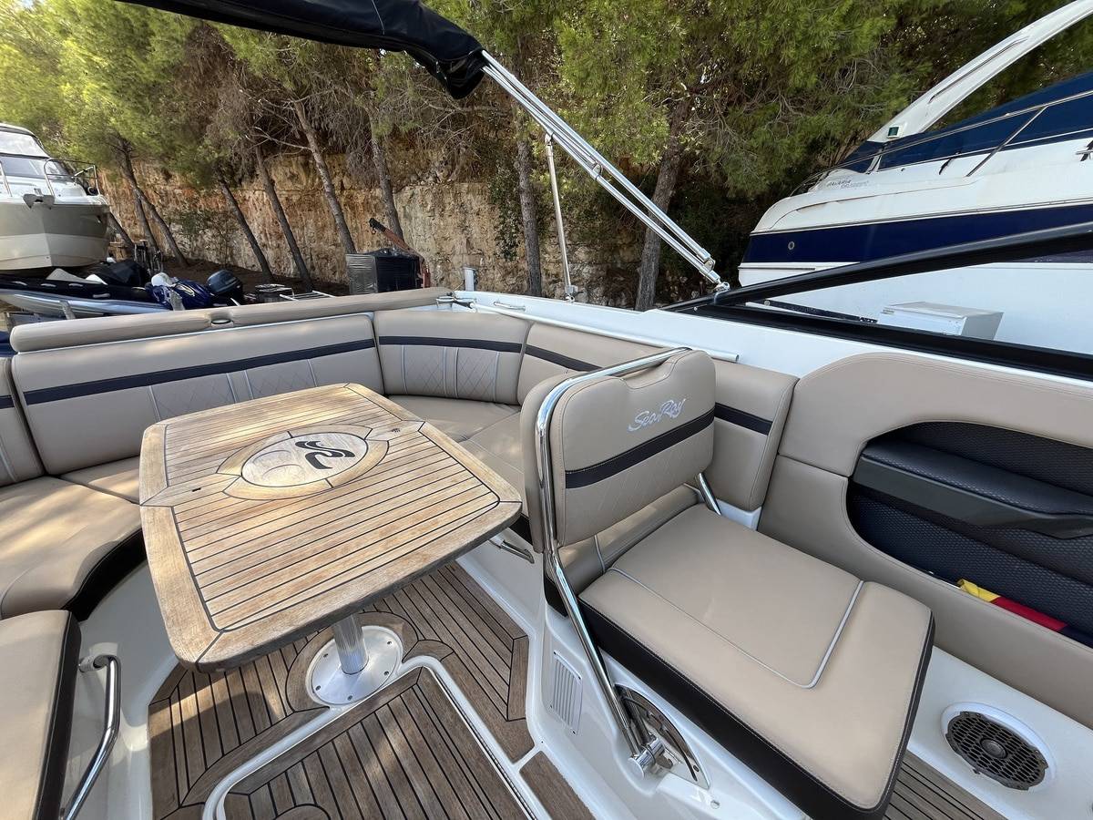 Sea Ray 250 SUNSPORT