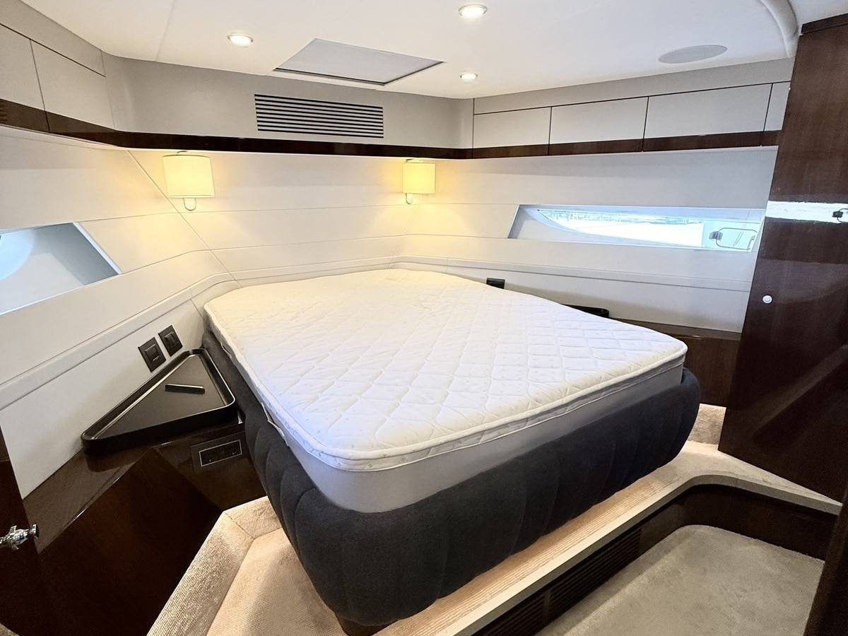 Fairline 68