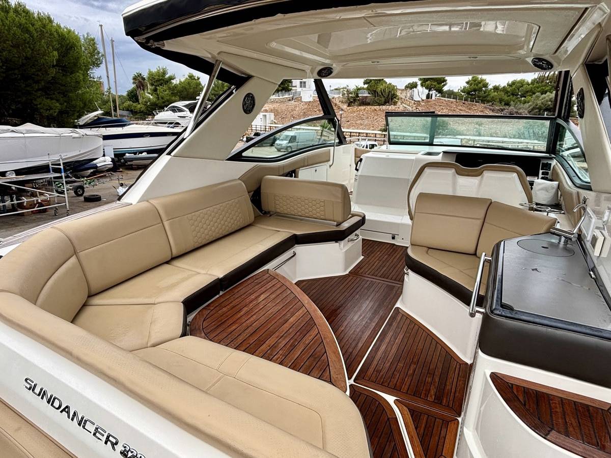 Sea Ray 320 Sundancer