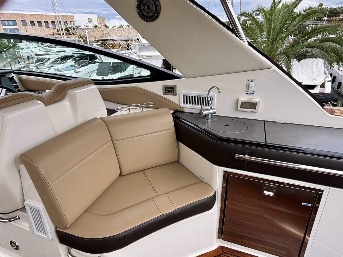 Sea Ray 320 Sundancer