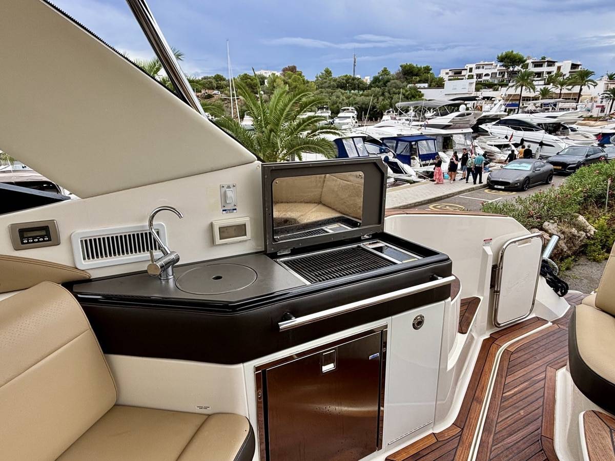 Sea Ray 320 Sundancer