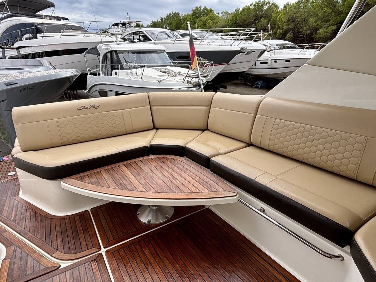Sea Ray 320 Sundancer
