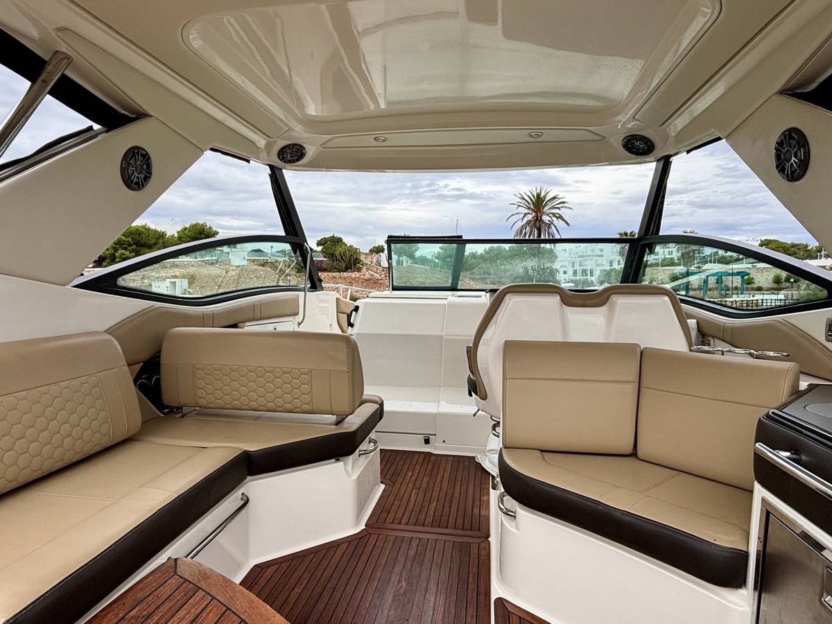 Sea Ray 320 Sundancer