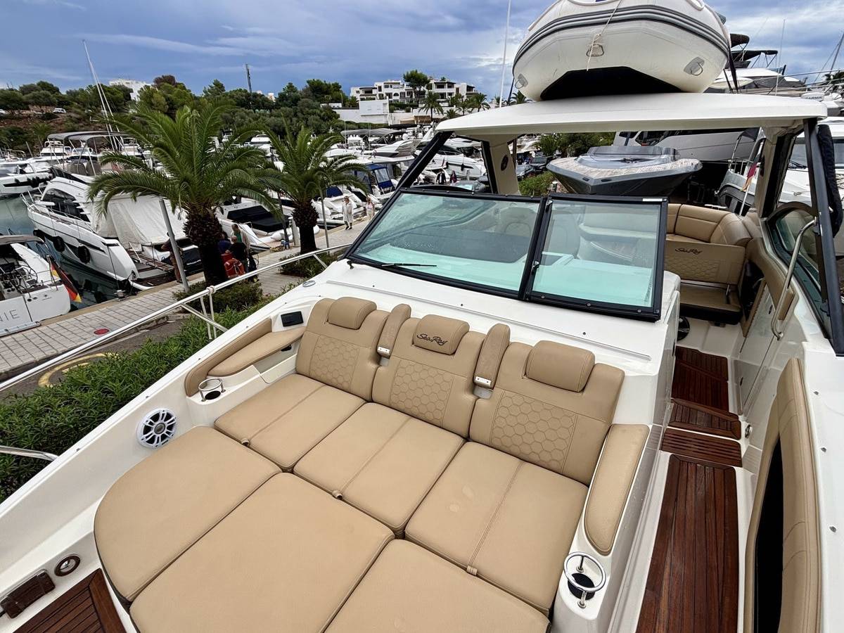 Sea Ray 320 Sundancer
