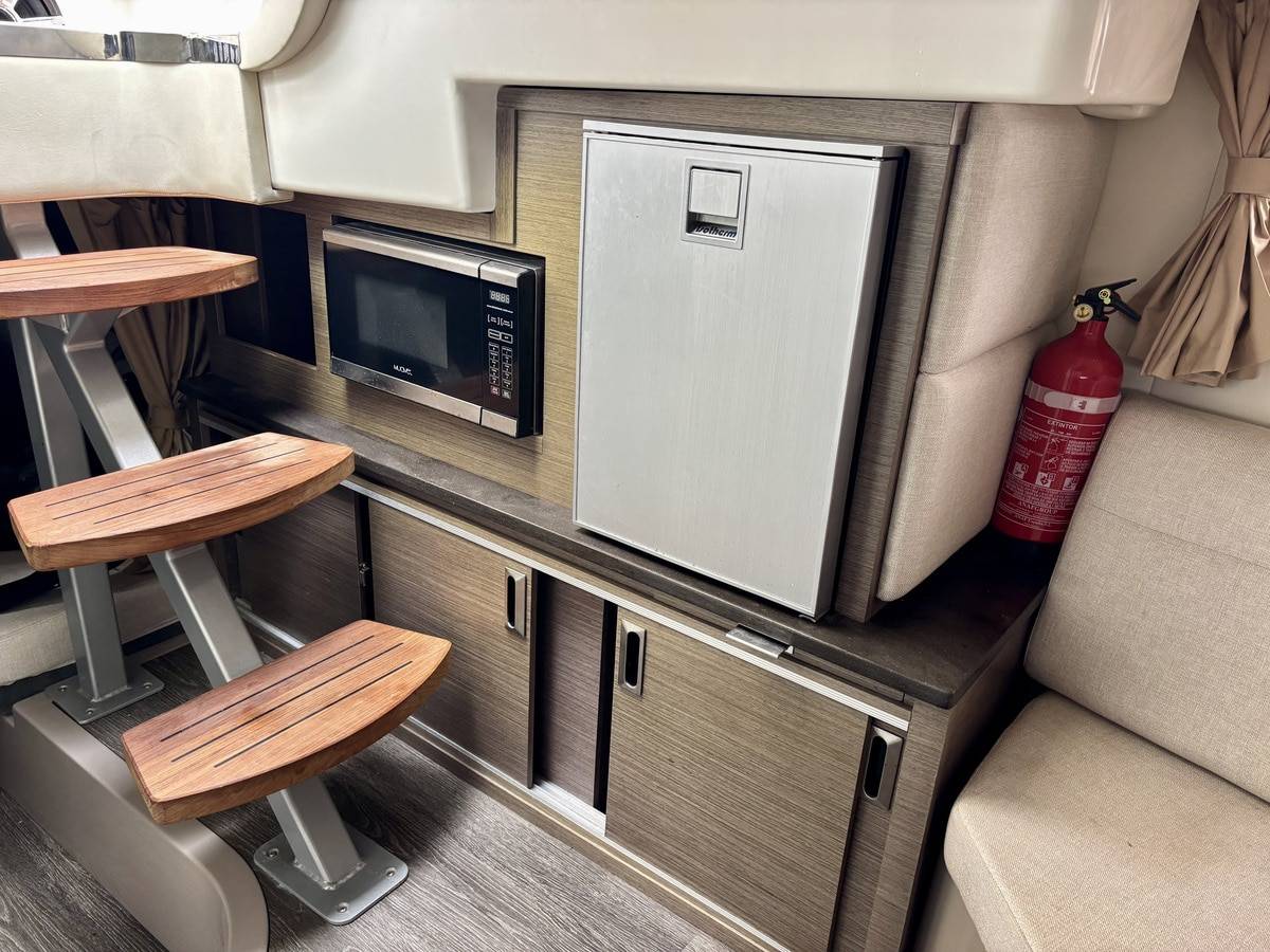 Sea Ray 320 Sundancer