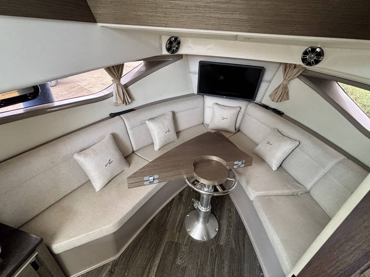 Sea Ray 320 Sundancer