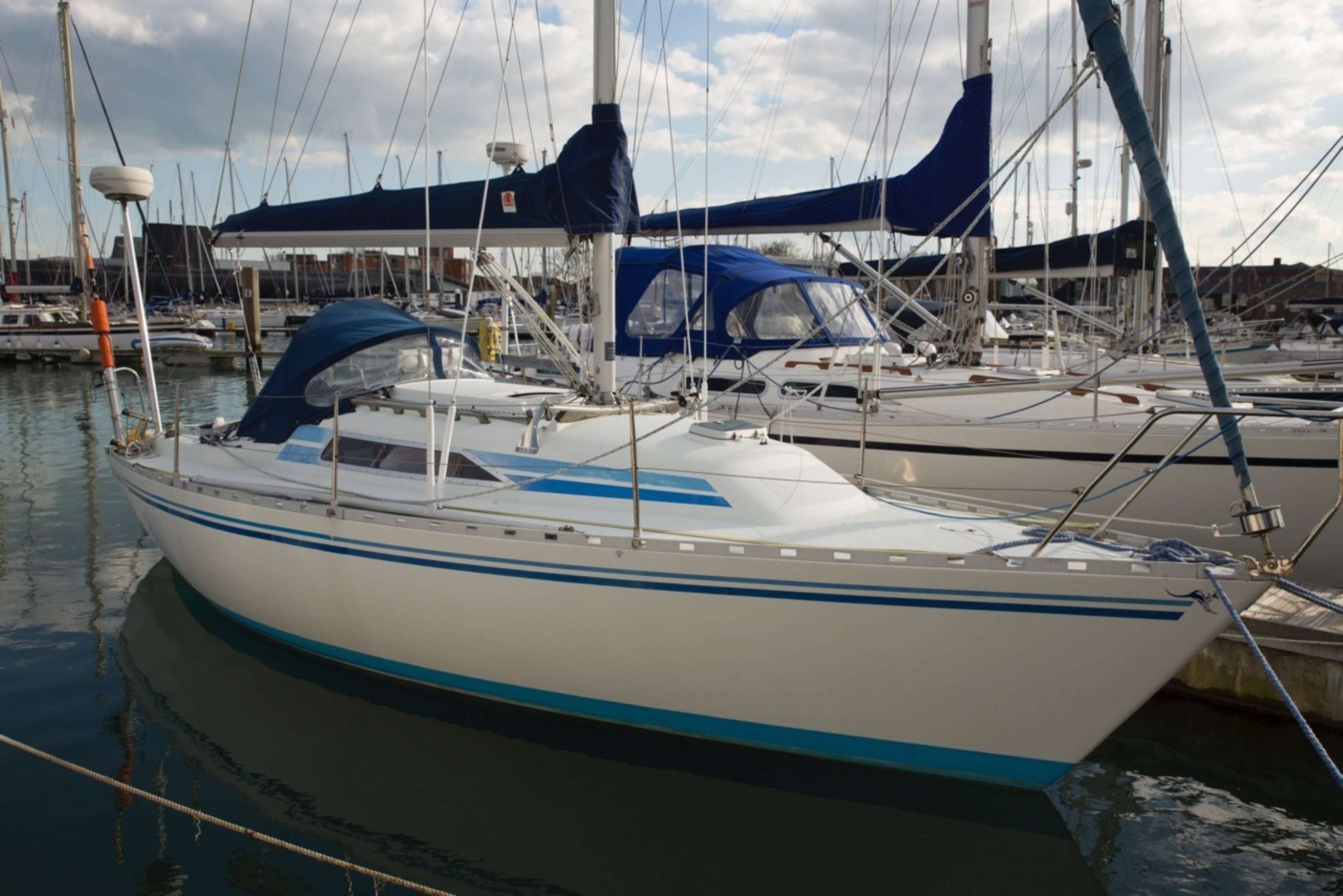 Sold 1988 Mg C27 Boats Co Uk Sold 1988 Mg C27 Boats Co Uk