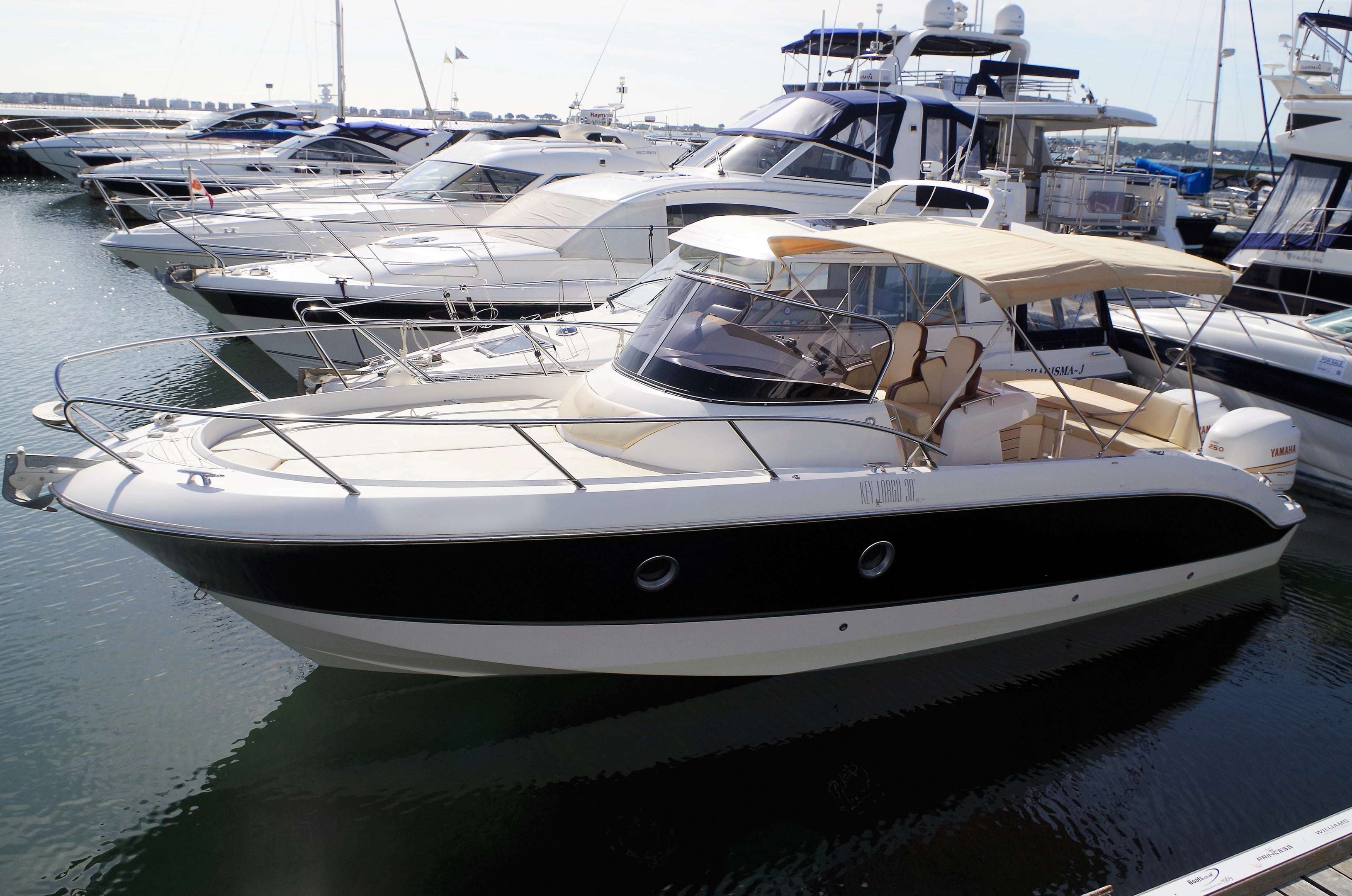 Sale Pending 2009 Sessa Key Largo 30 - Boats.co.uk