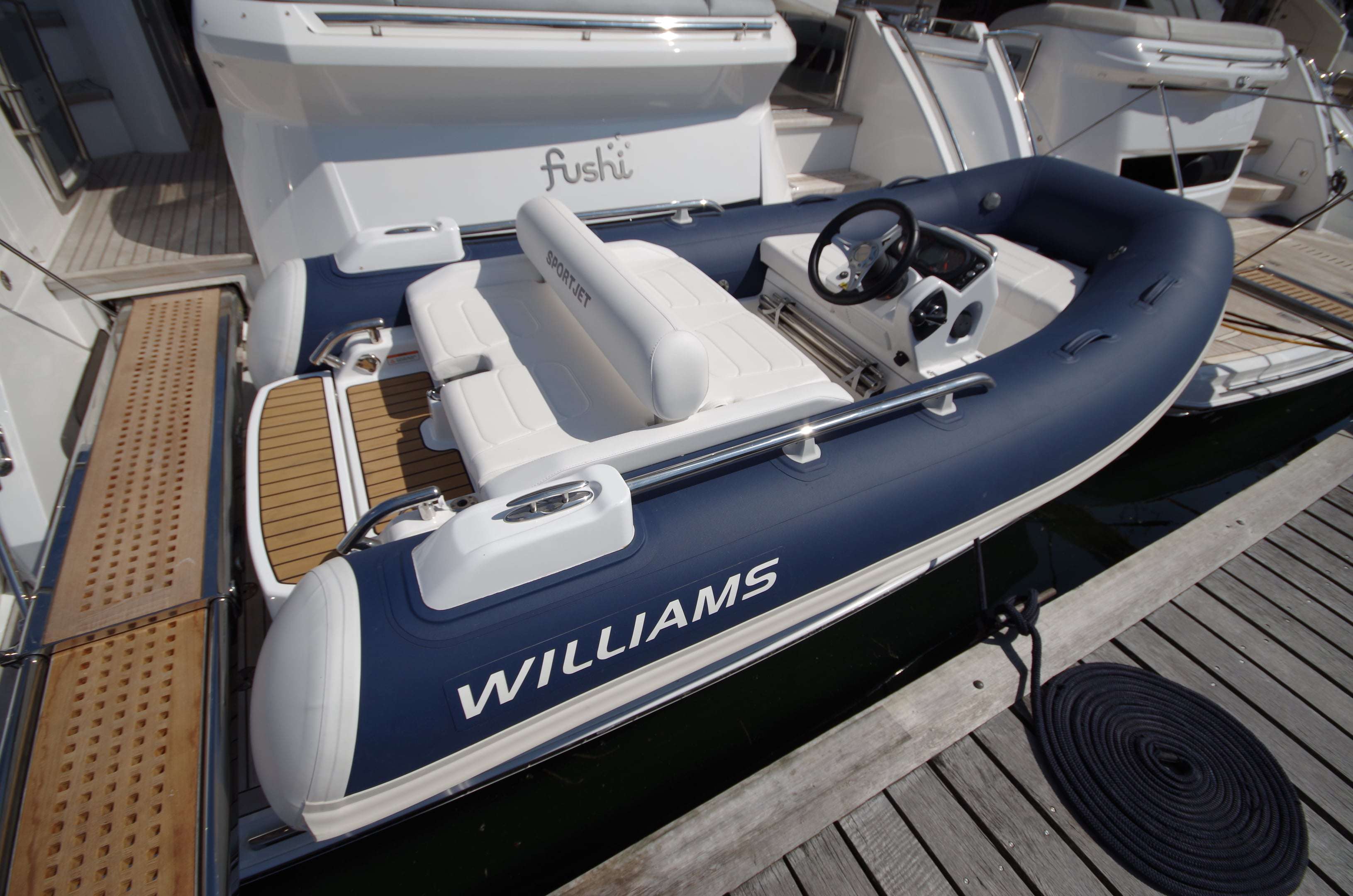 Sold 2018 Williams Sportjet 345 - Boats.co.uk