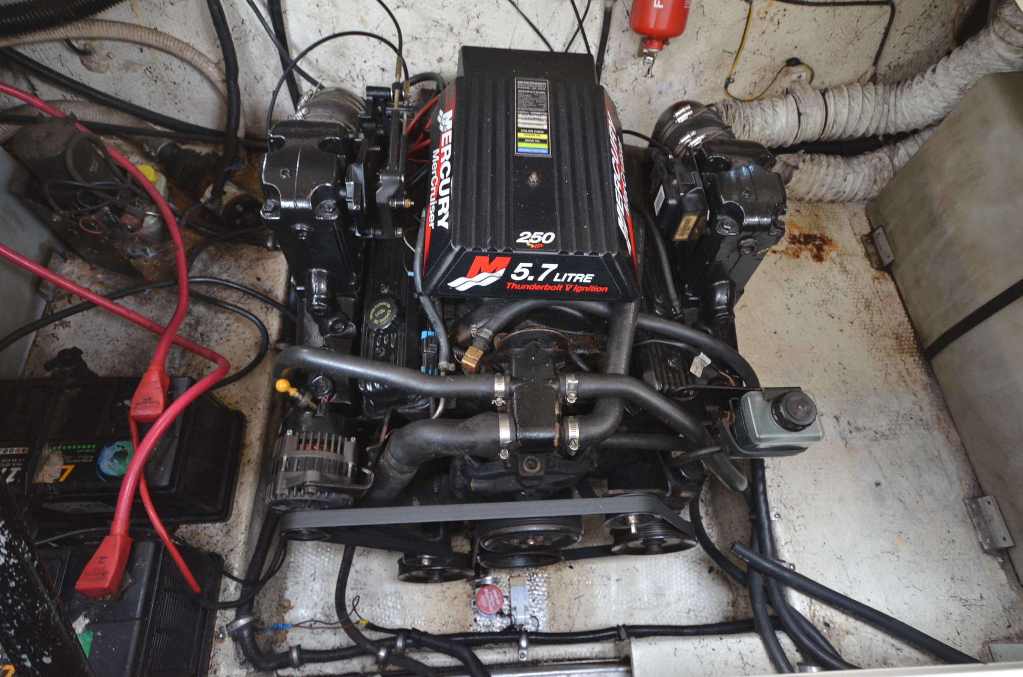 SOLD 2001 Rinker 270 Fiesta Vee Boats.co.uk 2001 Rinker 270 Fiesta