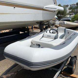 Boat image 1