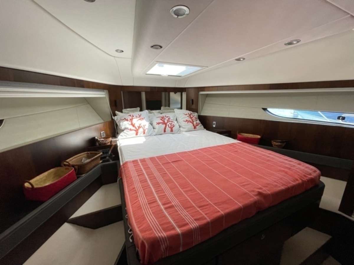 Fairline 65