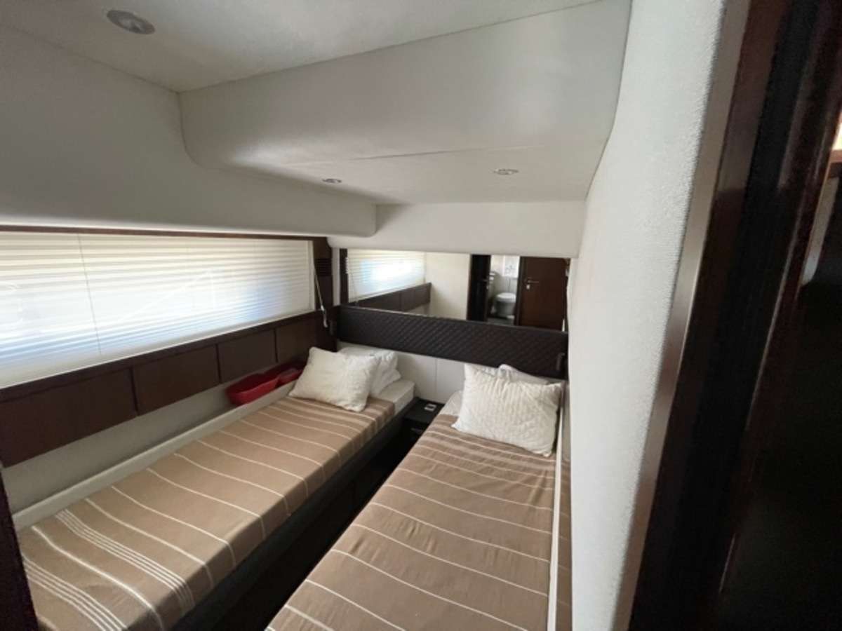 Fairline 65