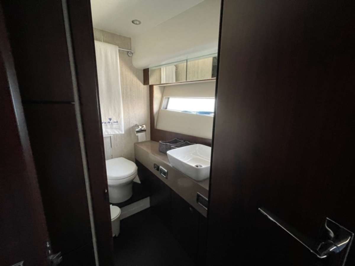 Fairline 65