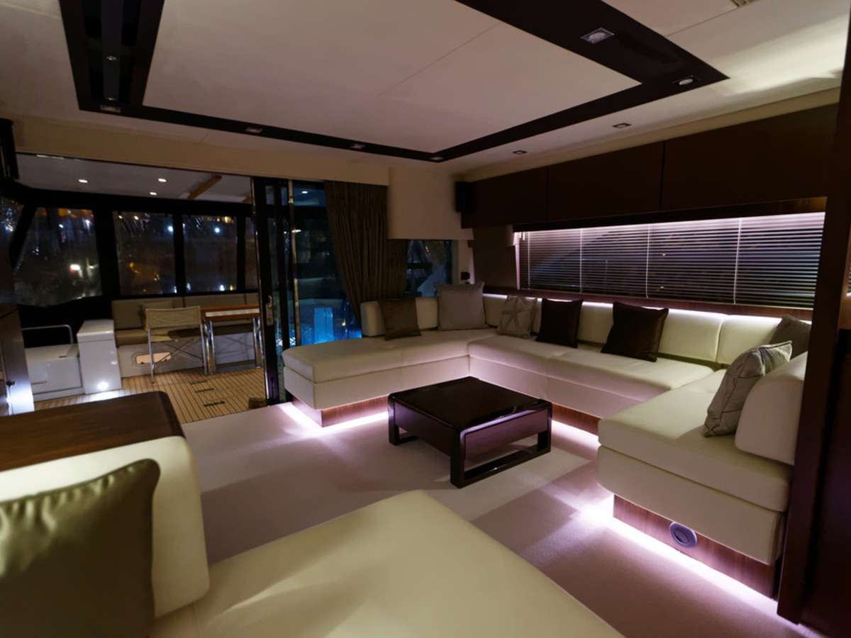 Fairline 65