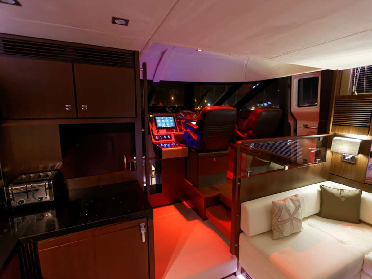 Fairline 65