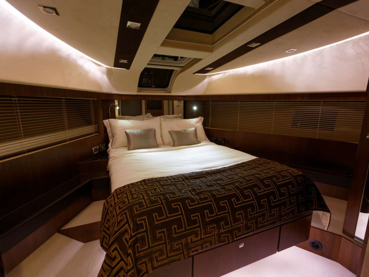 Fairline 65