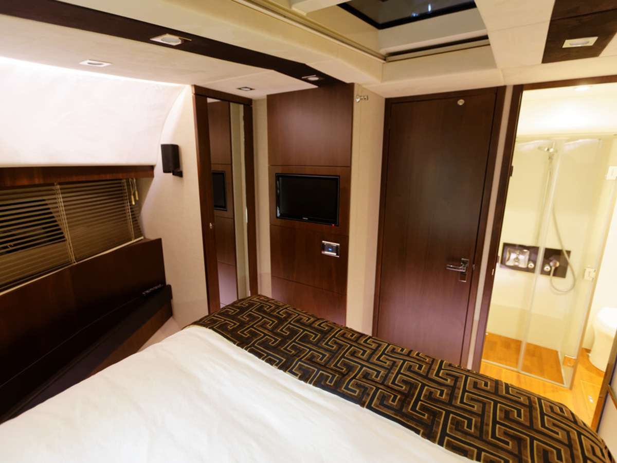 Fairline 65