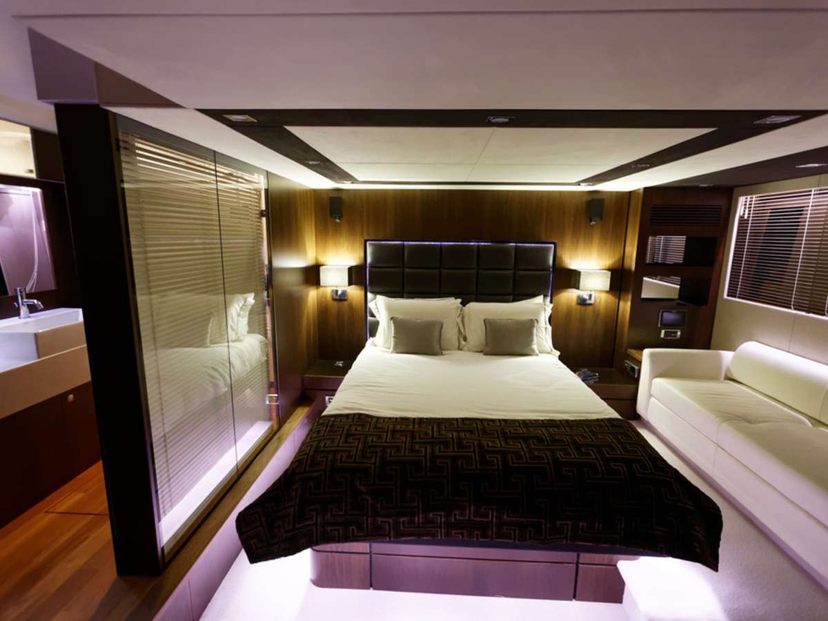 Fairline 65